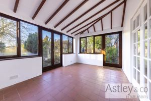 garden room- click for photo gallery